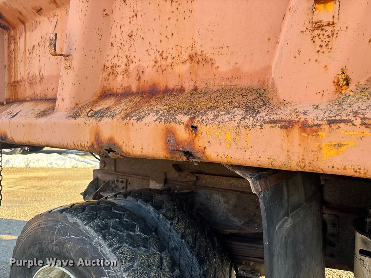 image for item DW7497 2001 GMC C8500 dump truck