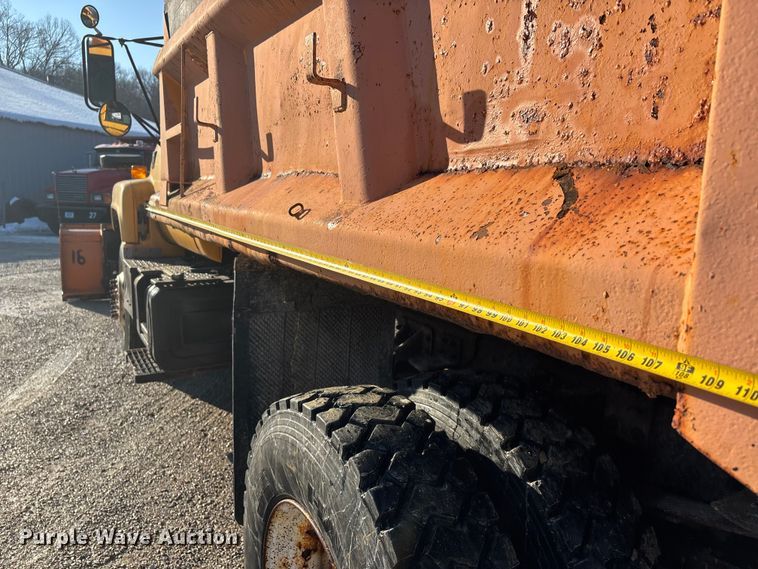 image for item DW7497 2001 GMC C8500 dump truck