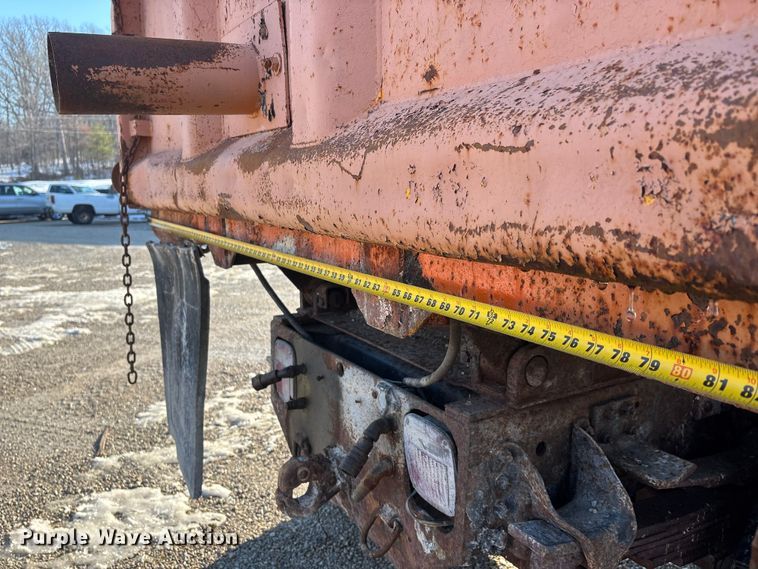 image for item DW7497 2001 GMC C8500 dump truck