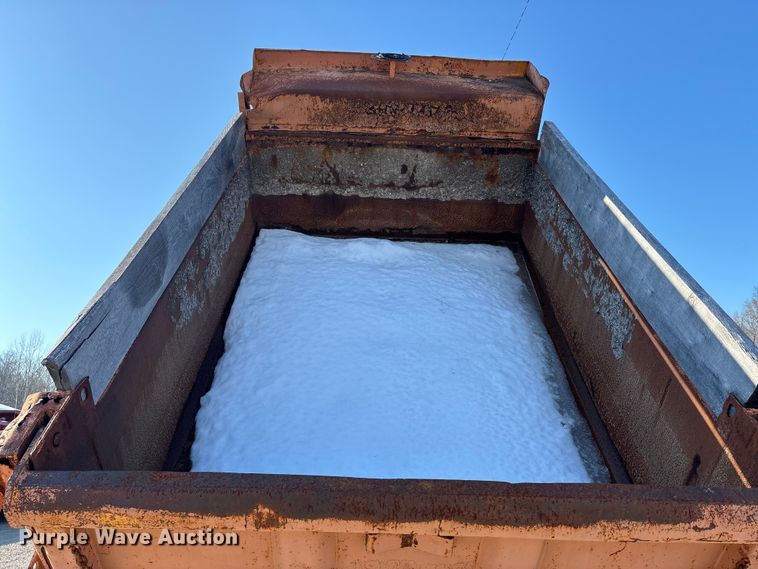 image for item DW7497 2001 GMC C8500 dump truck