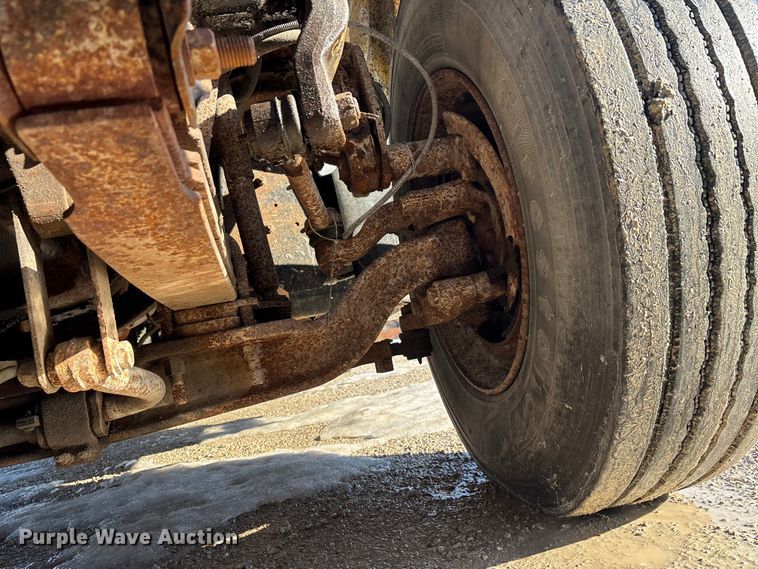 image for item DW7497 2001 GMC C8500 dump truck