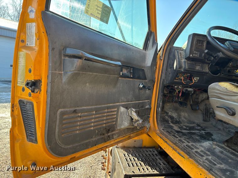 image for item DW7497 2001 GMC C8500 dump truck