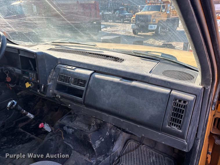 image for item DW7497 2001 GMC C8500 dump truck