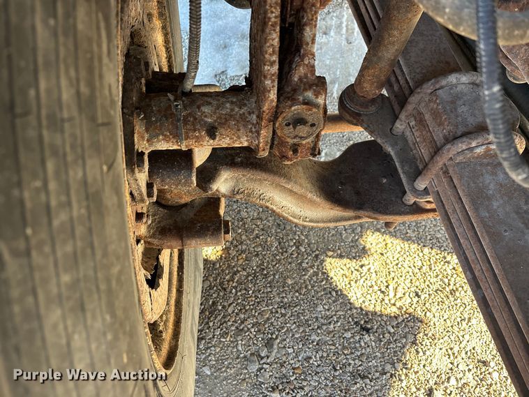 image for item DW7497 2001 GMC C8500 dump truck