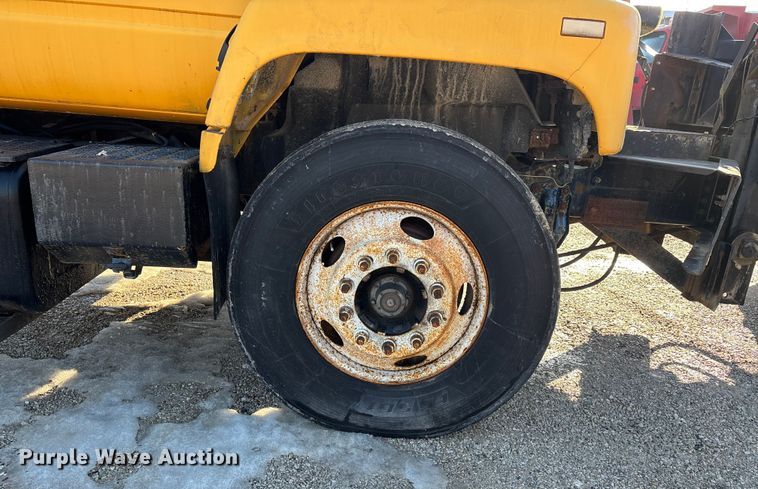 image for item DW7497 2001 GMC C8500 dump truck