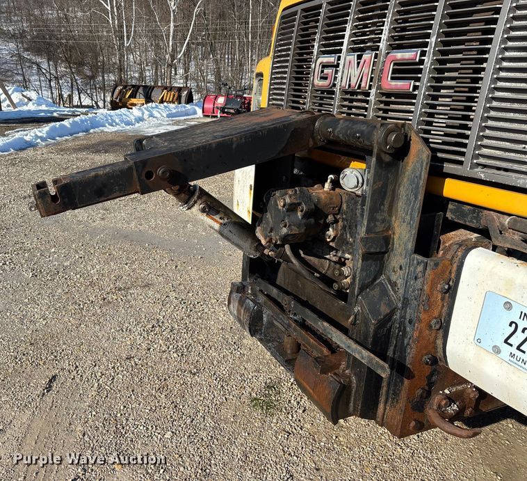 image for item DW7498 2002 GMC C8500 dump truck