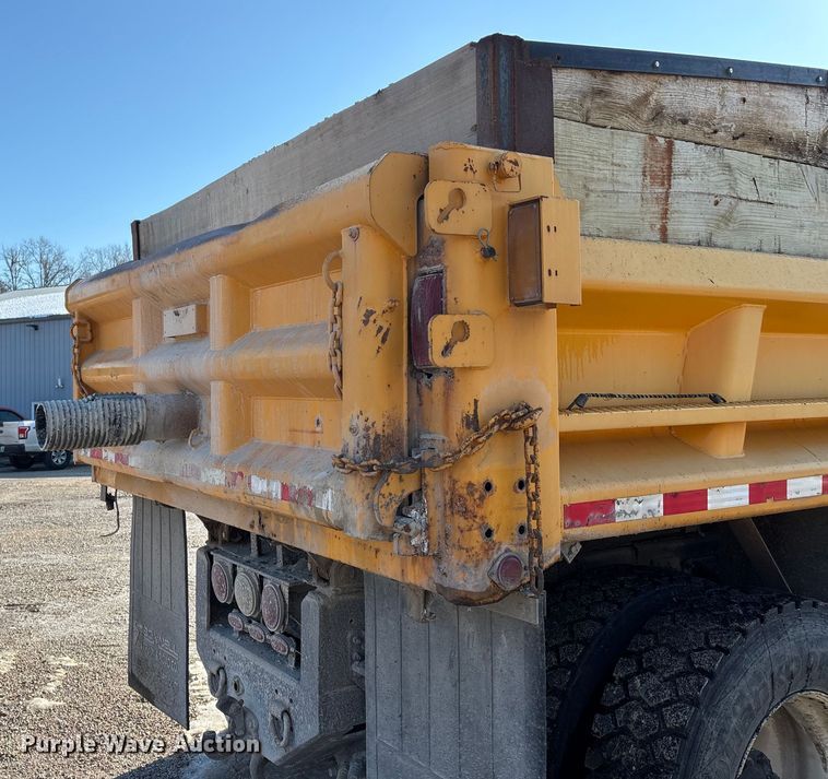 image for item DW7498 2002 GMC C8500 dump truck