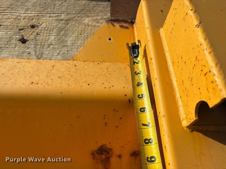 image for item DW7498 2002 GMC C8500 dump truck