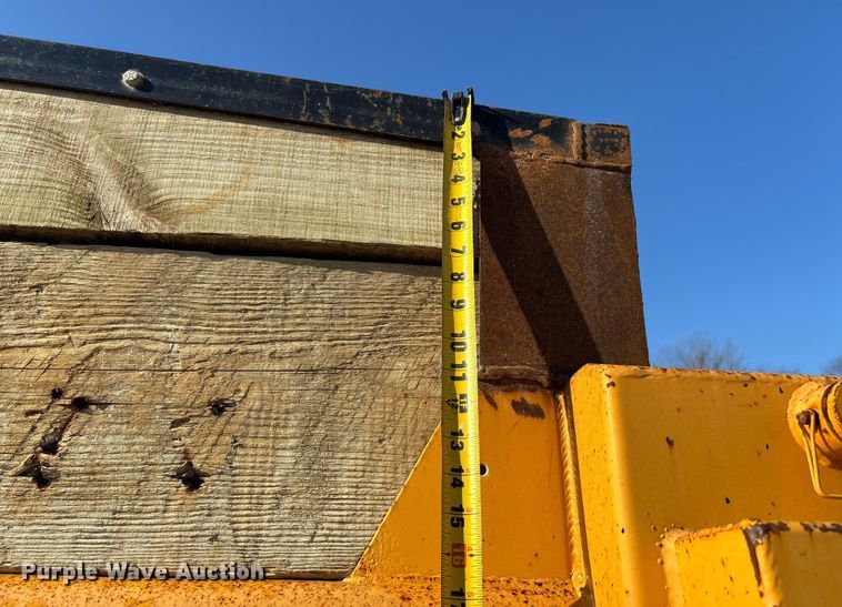 image for item DW7498 2002 GMC C8500 dump truck