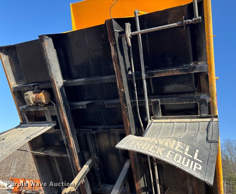 image for item DW7498 2002 GMC C8500 dump truck