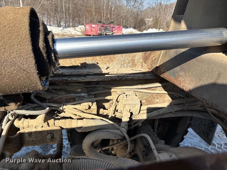 image for item DW7498 2002 GMC C8500 dump truck