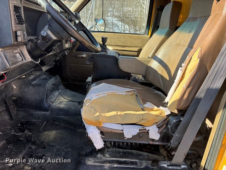 image for item DW7498 2002 GMC C8500 dump truck