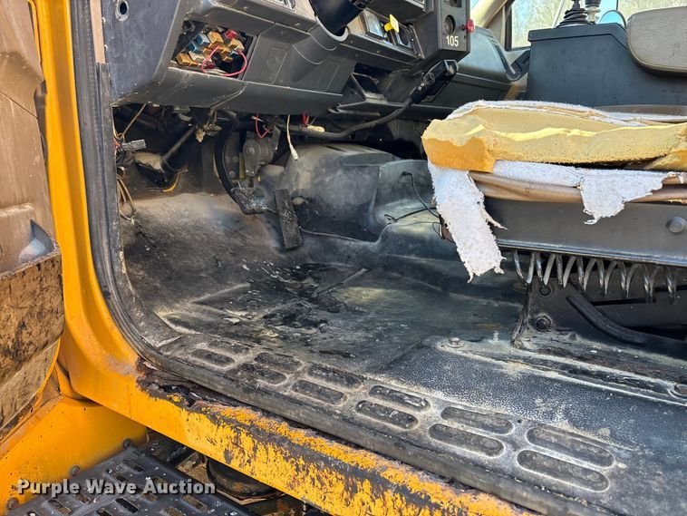 image for item DW7498 2002 GMC C8500 dump truck