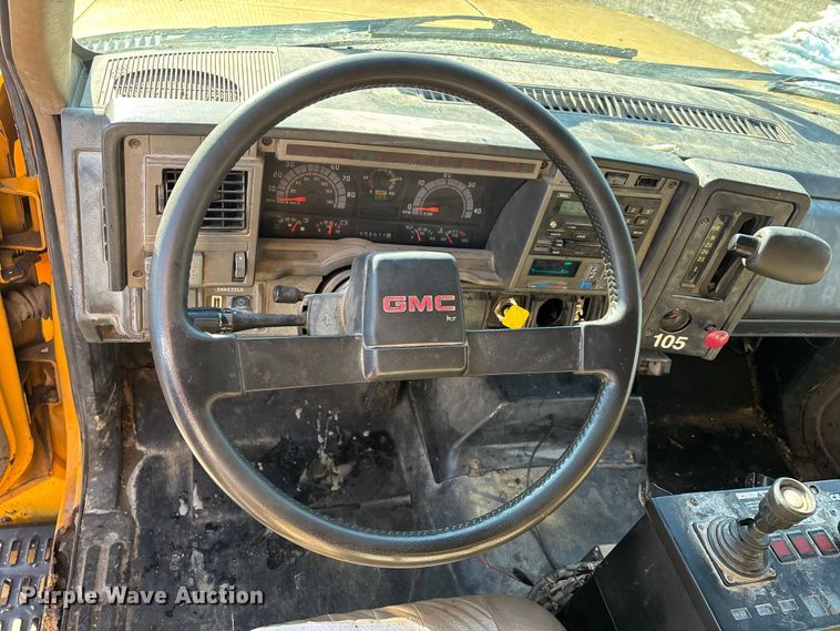 image for item DW7498 2002 GMC C8500 dump truck