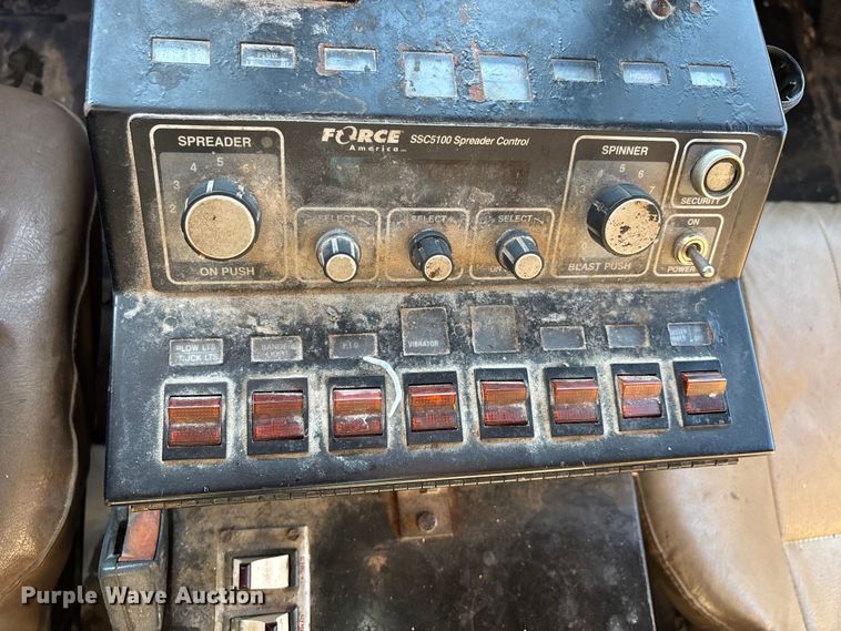 image for item DW7498 2002 GMC C8500 dump truck