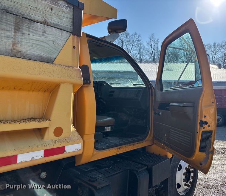 image for item DW7498 2002 GMC C8500 dump truck