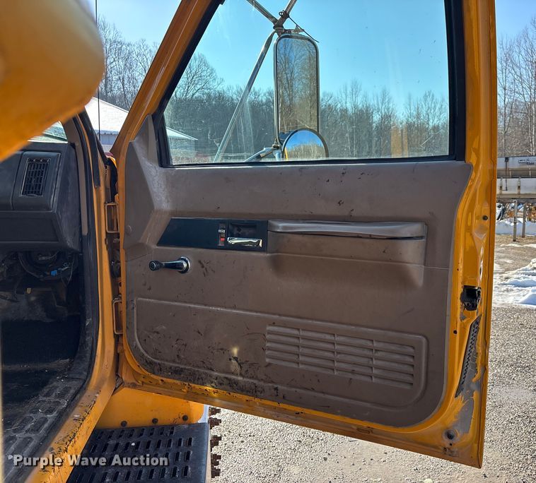 image for item DW7498 2002 GMC C8500 dump truck