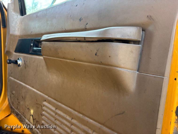 image for item DW7498 2002 GMC C8500 dump truck