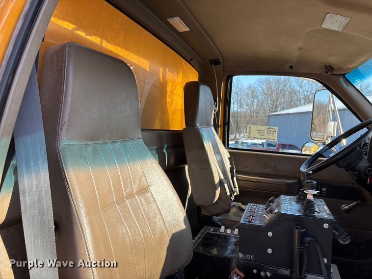 image for item DW7498 2002 GMC C8500 dump truck