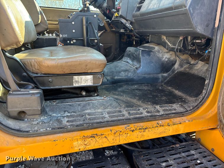 image for item DW7498 2002 GMC C8500 dump truck