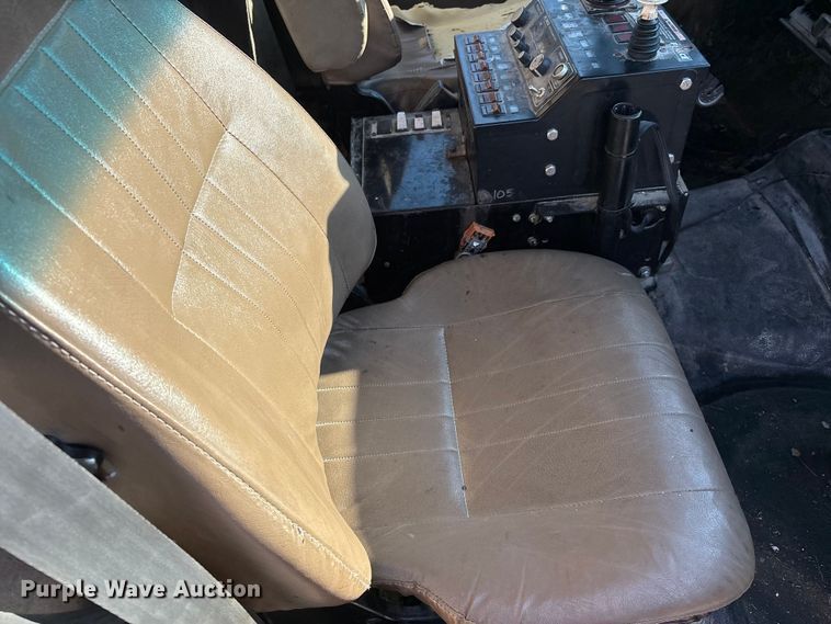 image for item DW7498 2002 GMC C8500 dump truck