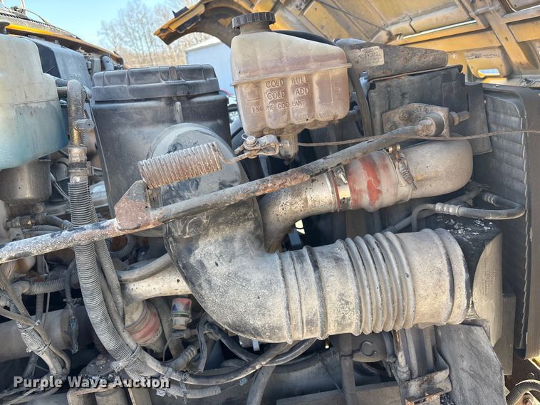 image for item DW7498 2002 GMC C8500 dump truck