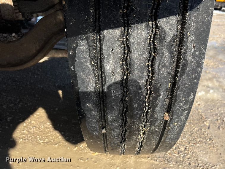 image for item DW7498 2002 GMC C8500 dump truck