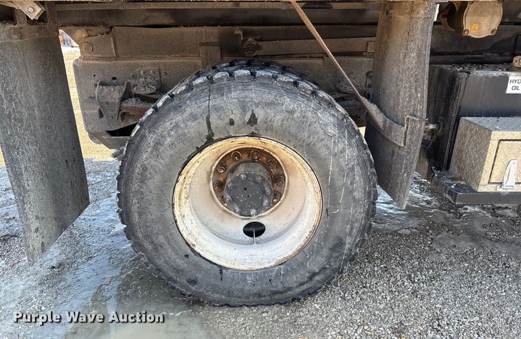 image for item DW7498 2002 GMC C8500 dump truck