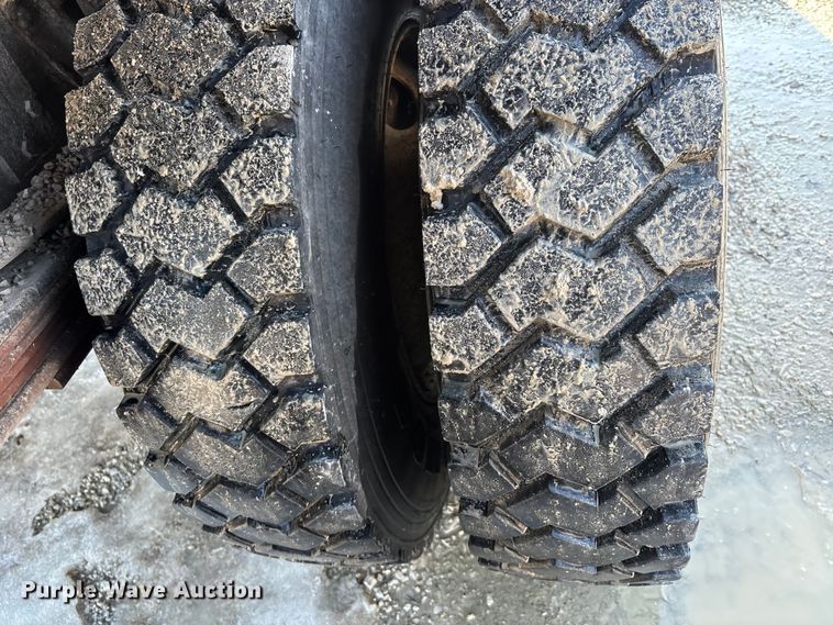 image for item DW7498 2002 GMC C8500 dump truck