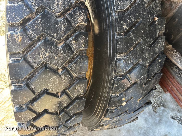 image for item DW7498 2002 GMC C8500 dump truck