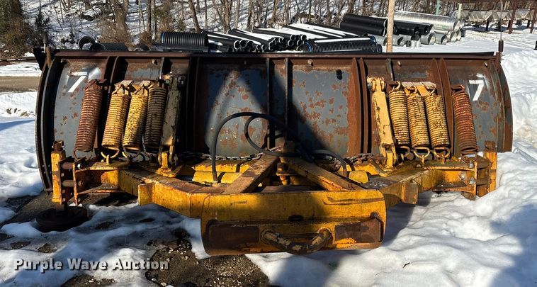 image for item DW7498 2002 GMC C8500 dump truck