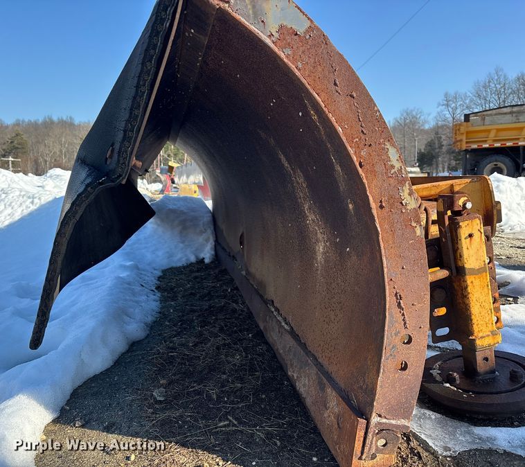 image for item DW7498 2002 GMC C8500 dump truck