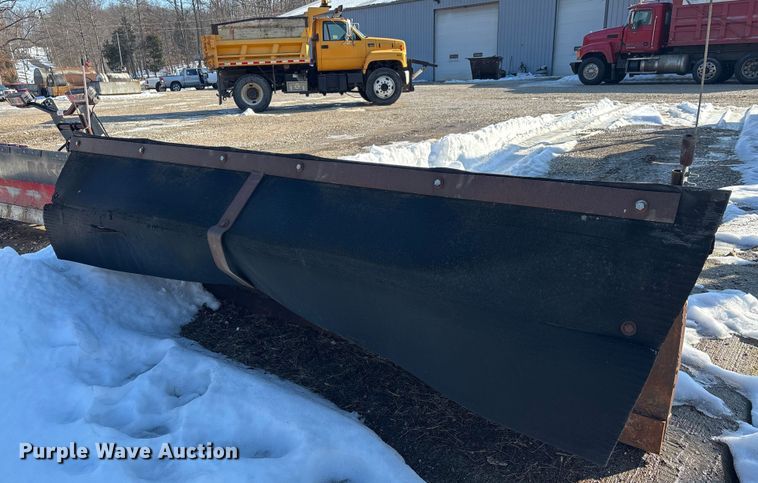 image for item DW7498 2002 GMC C8500 dump truck