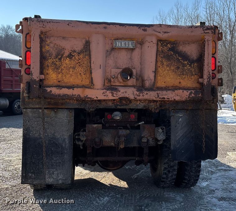 image for item DW7499 2001 GMC C8500 dump truck