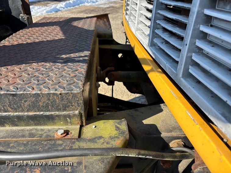 image for item DW7499 2001 GMC C8500 dump truck