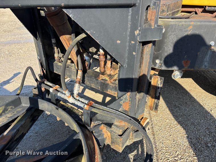 image for item DW7499 2001 GMC C8500 dump truck