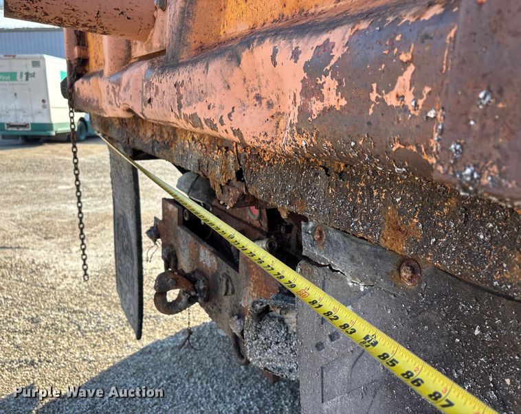 image for item DW7499 2001 GMC C8500 dump truck