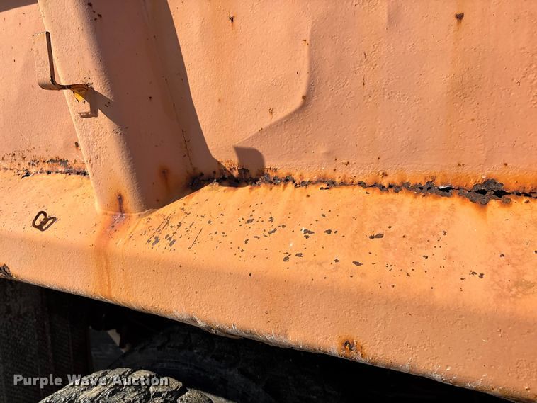 image for item DW7499 2001 GMC C8500 dump truck