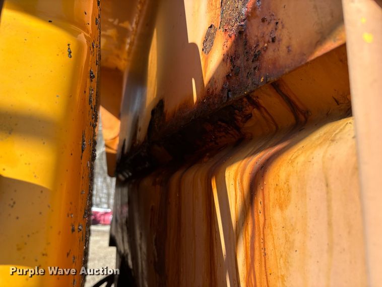 image for item DW7499 2001 GMC C8500 dump truck