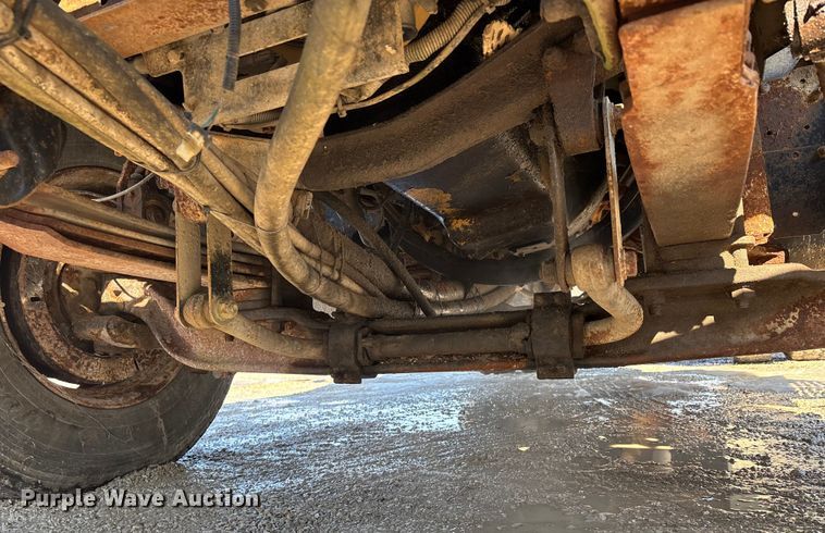 image for item DW7499 2001 GMC C8500 dump truck