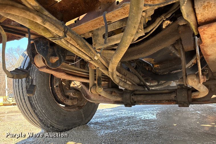 image for item DW7499 2001 GMC C8500 dump truck