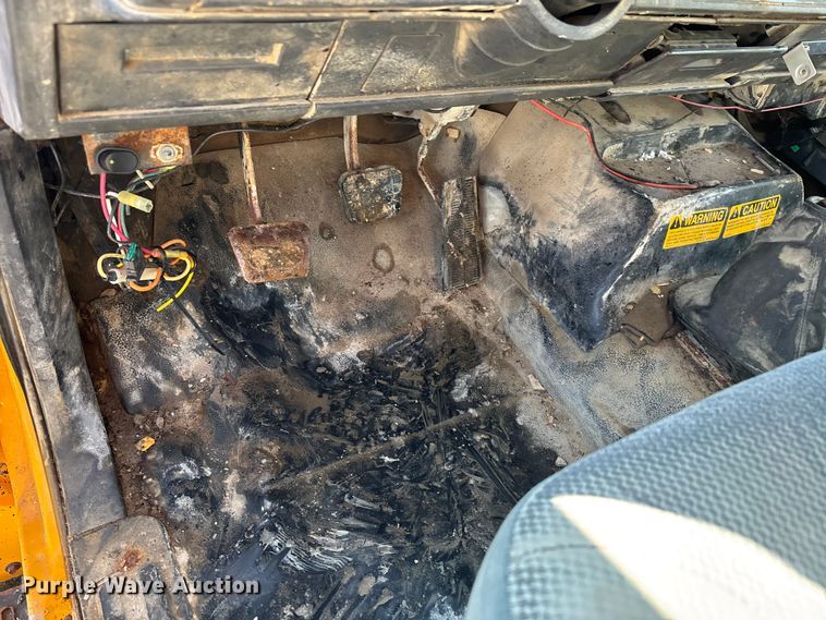 image for item DW7499 2001 GMC C8500 dump truck