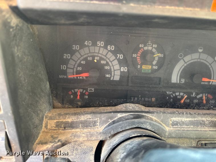 image for item DW7499 2001 GMC C8500 dump truck