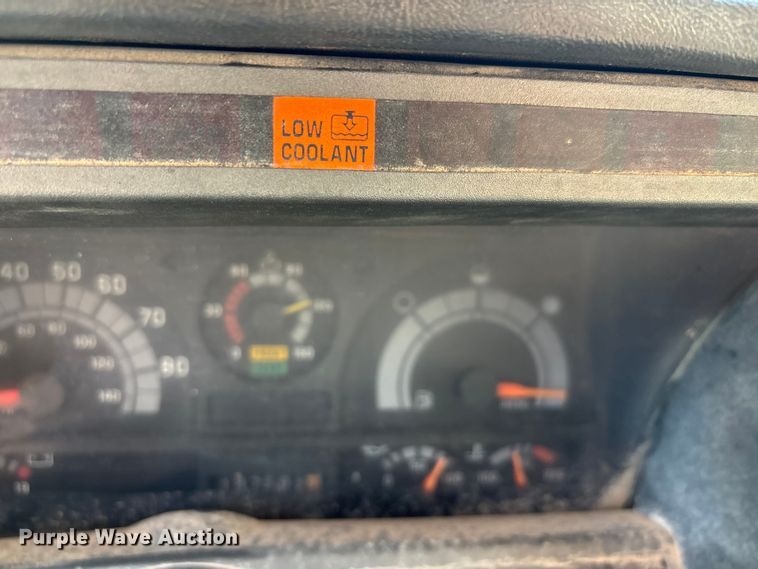 image for item DW7499 2001 GMC C8500 dump truck