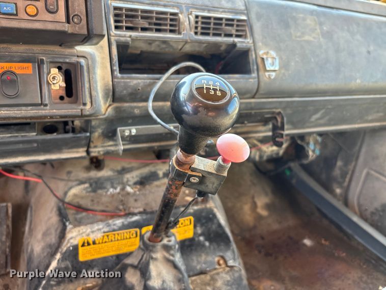 image for item DW7499 2001 GMC C8500 dump truck