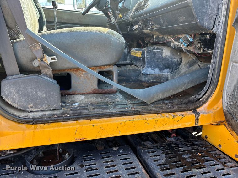 image for item DW7499 2001 GMC C8500 dump truck