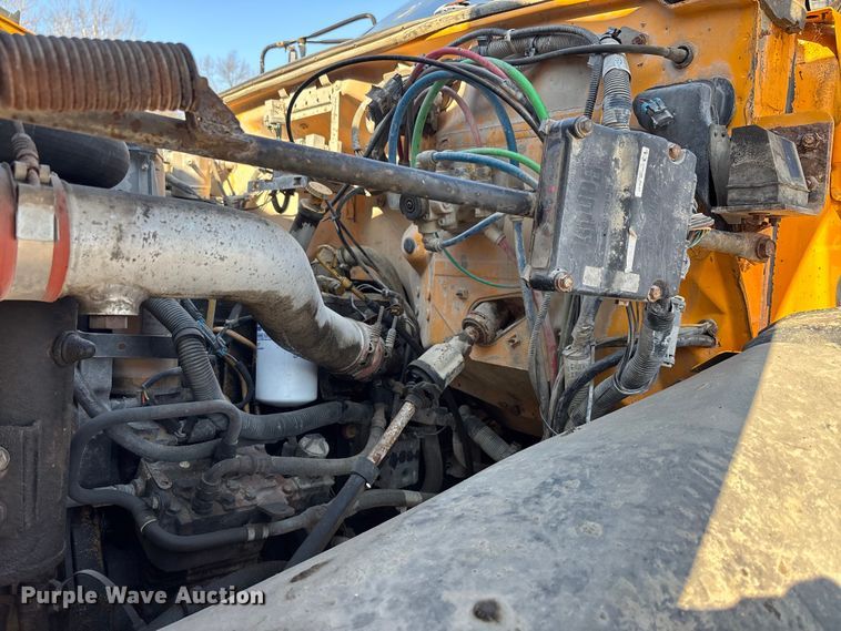 image for item DW7499 2001 GMC C8500 dump truck