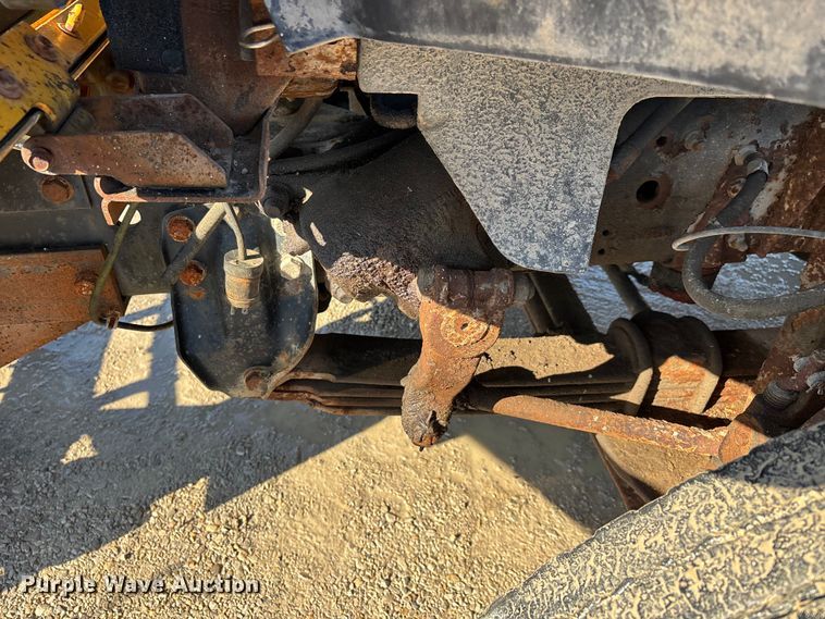 image for item DW7499 2001 GMC C8500 dump truck