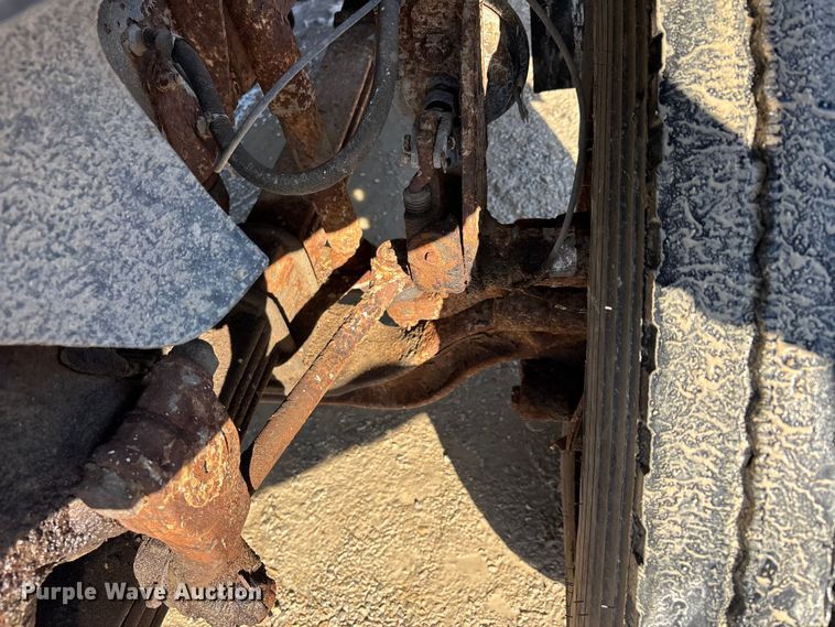 image for item DW7499 2001 GMC C8500 dump truck