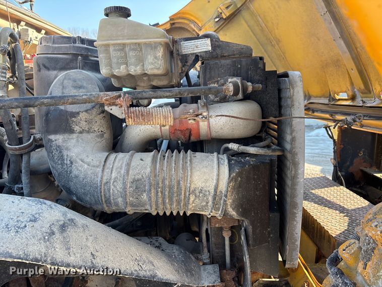 image for item DW7499 2001 GMC C8500 dump truck